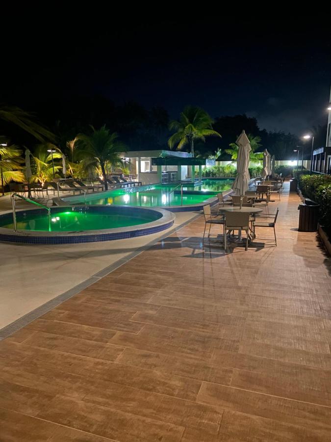 Flat Em Guarajuba Com Excelente Estrutura Apartment Exterior photo